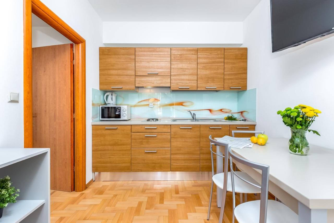 Main Street Apartments 2 غييكا المظهر الخارجي الصورة
