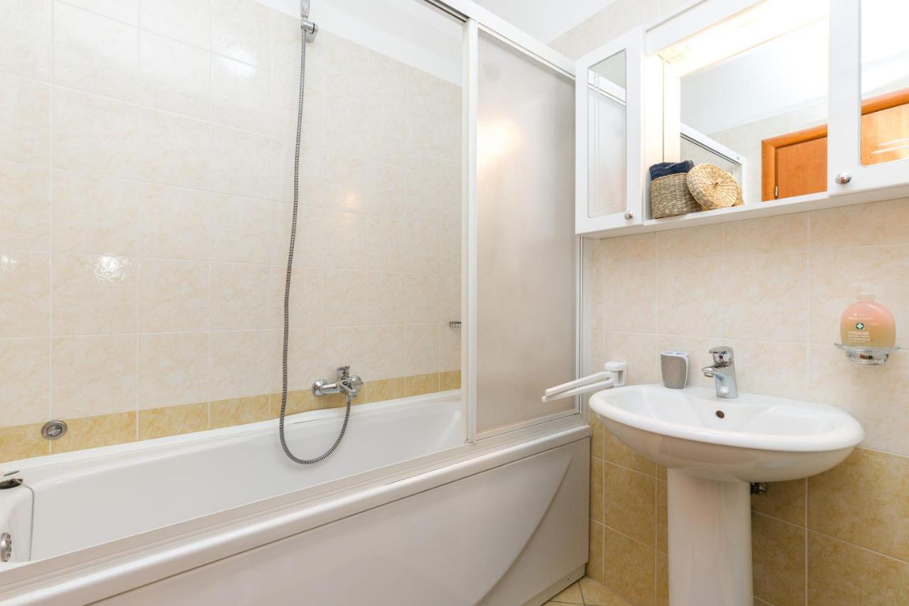 Main Street Apartments 2 غييكا المظهر الخارجي الصورة
