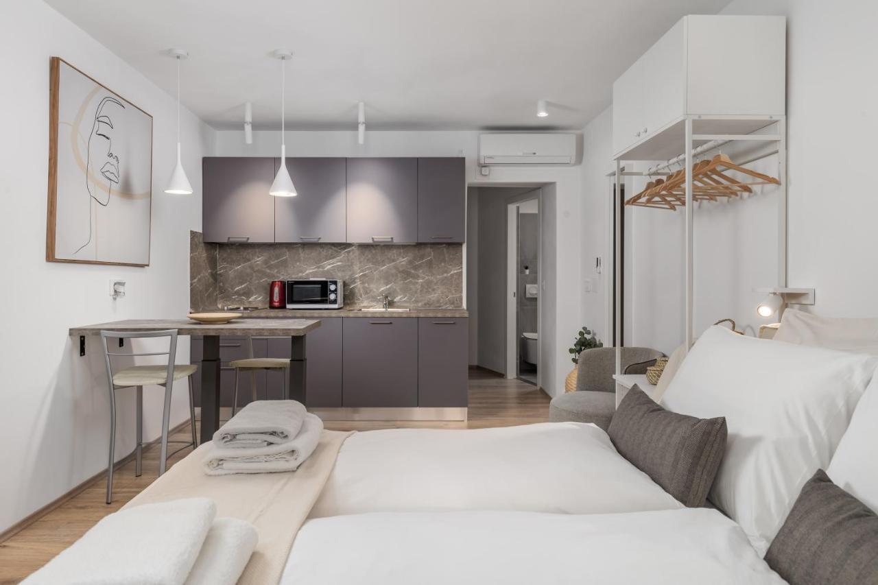 Main Street Apartments 2 غييكا المظهر الخارجي الصورة