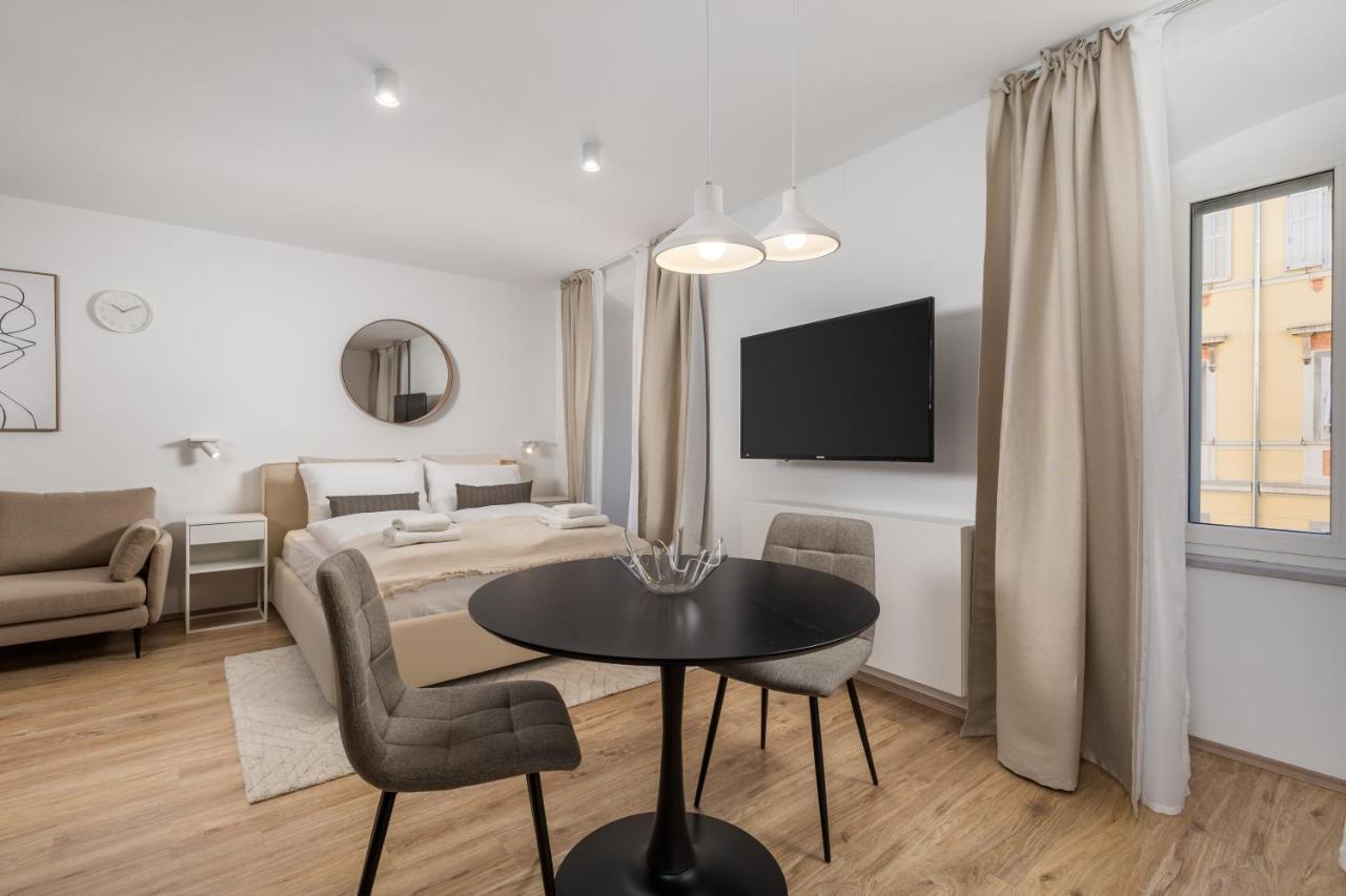 Main Street Apartments 2 غييكا المظهر الخارجي الصورة