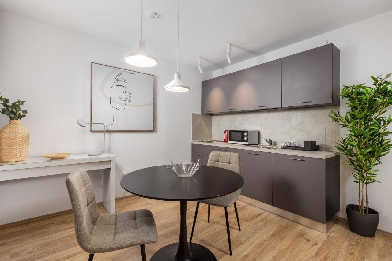 Main Street Apartments 2 غييكا المظهر الخارجي الصورة