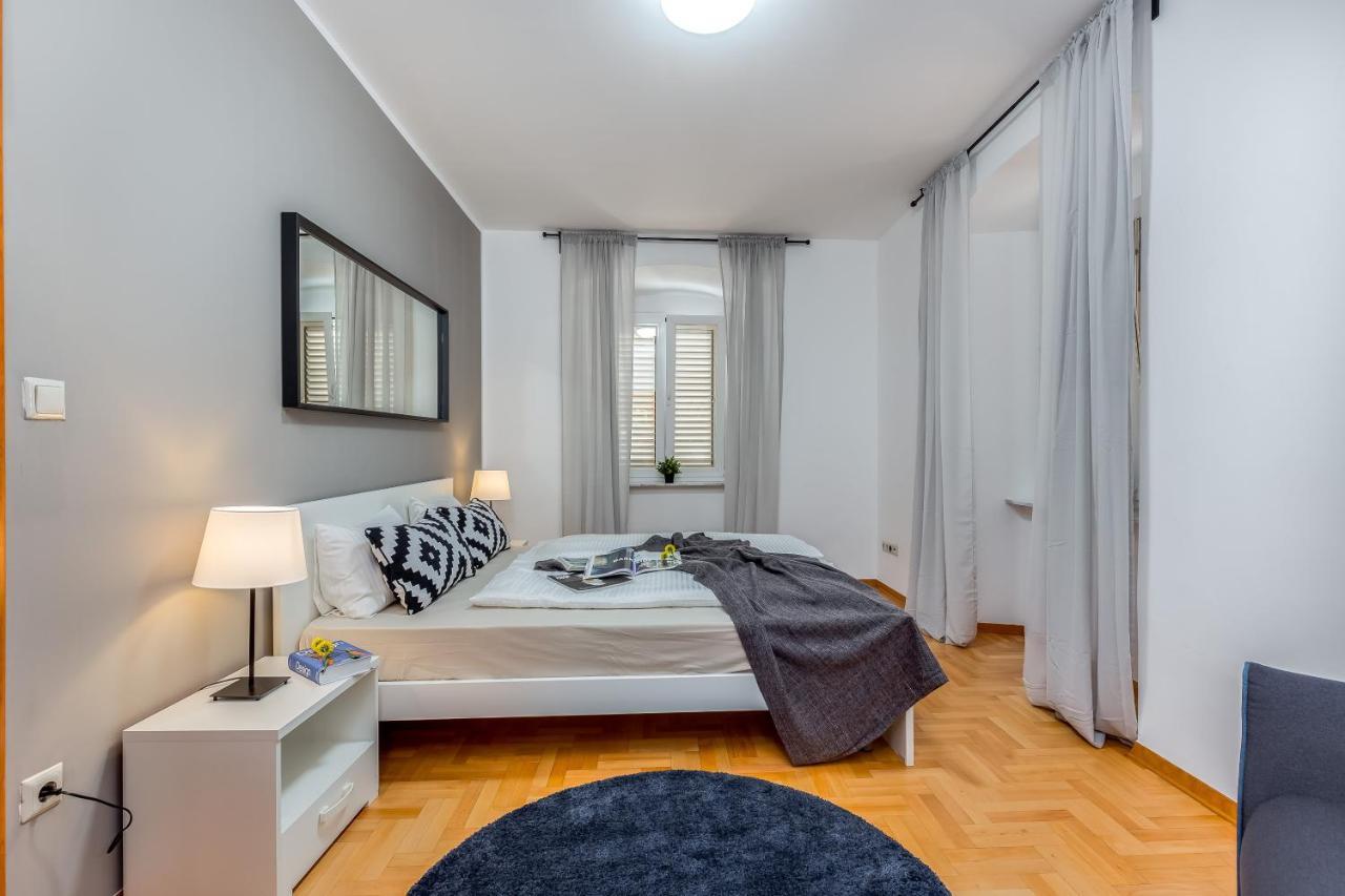 Main Street Apartments 2 غييكا المظهر الخارجي الصورة