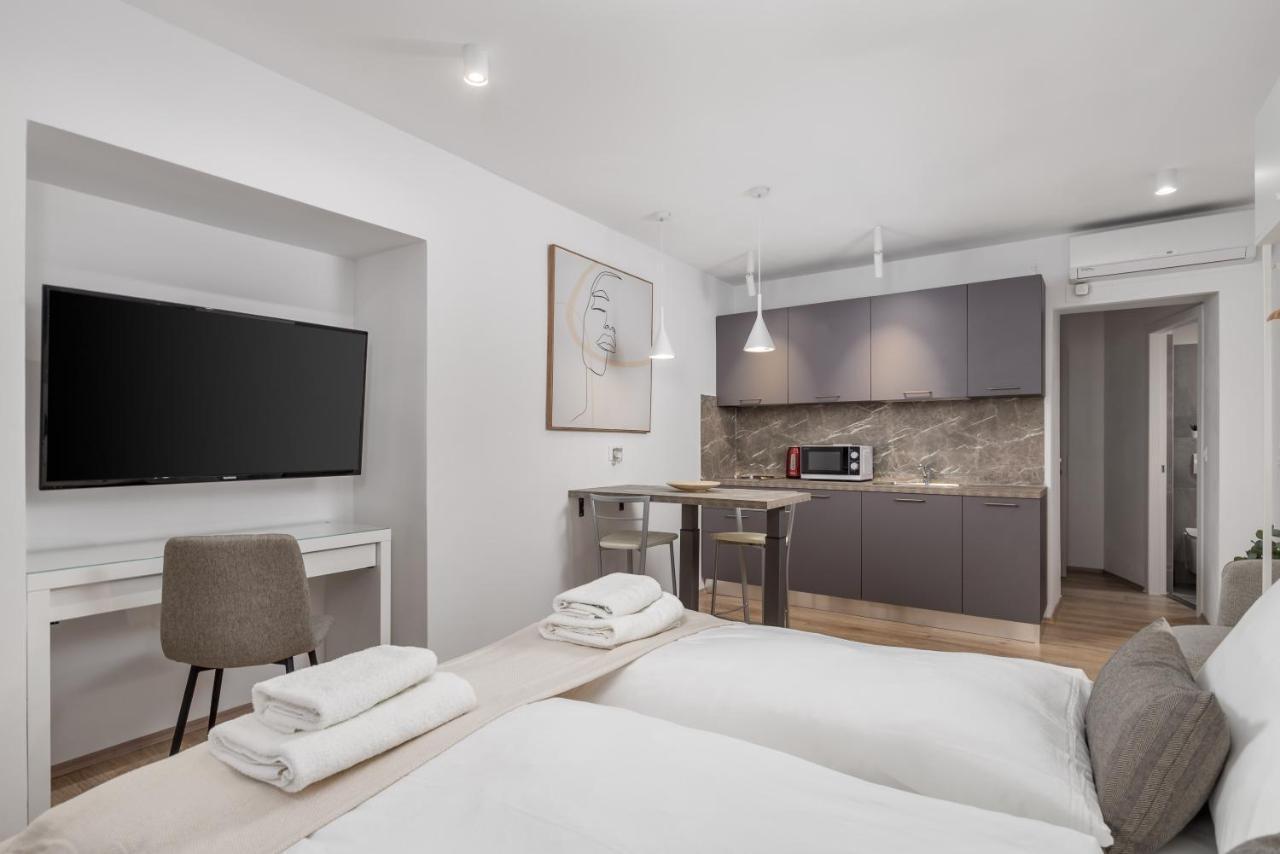 Main Street Apartments 2 غييكا المظهر الخارجي الصورة