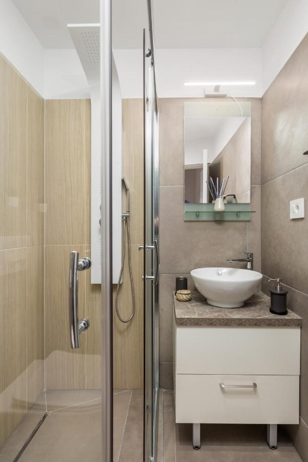 Main Street Apartments 2 غييكا المظهر الخارجي الصورة