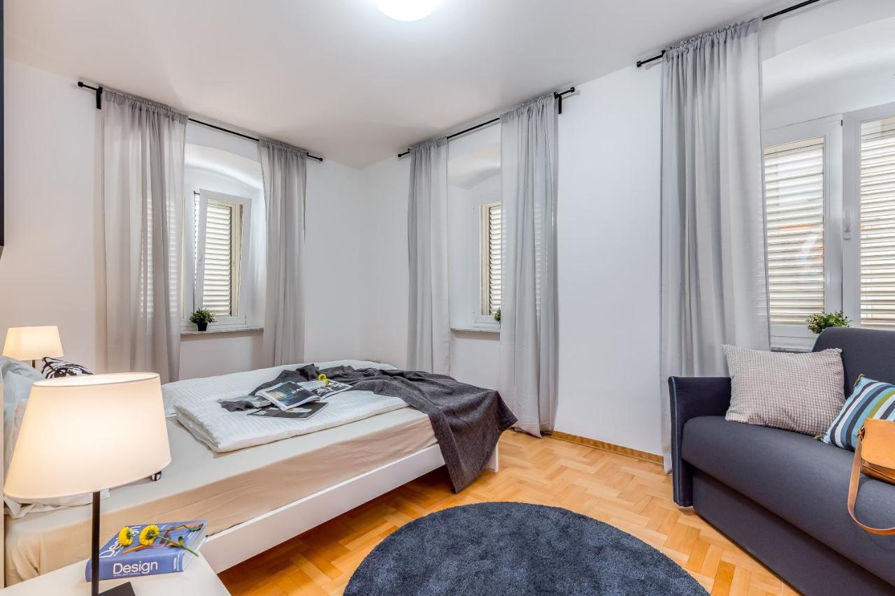 Main Street Apartments 2 غييكا المظهر الخارجي الصورة