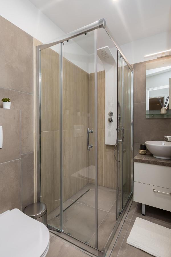 Main Street Apartments 2 غييكا المظهر الخارجي الصورة
