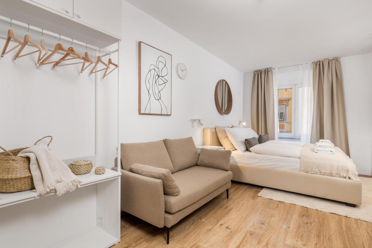 Main Street Apartments 2 غييكا المظهر الخارجي الصورة